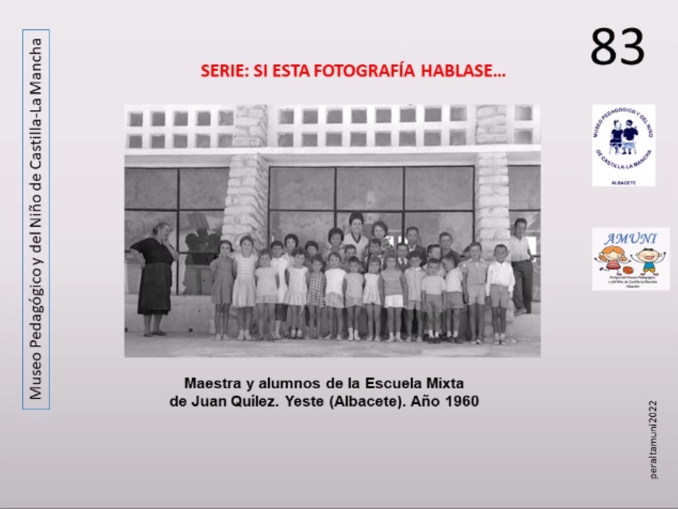 83. Maestra y alumnos de la Escuela Mixta de Juan Quílez (Yeste, Albacete)