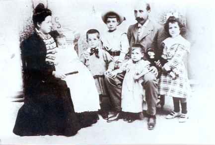 Familia de Aniceto Coloma. 1920